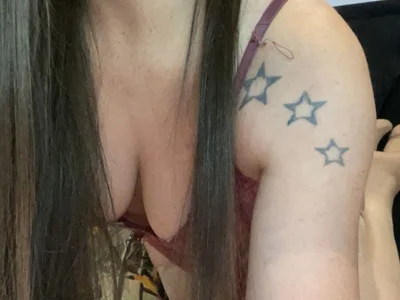 EnolaHot on StripChat