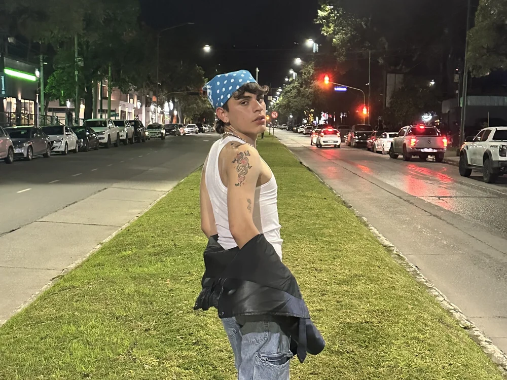nachito12-'s Offline XXX Chat