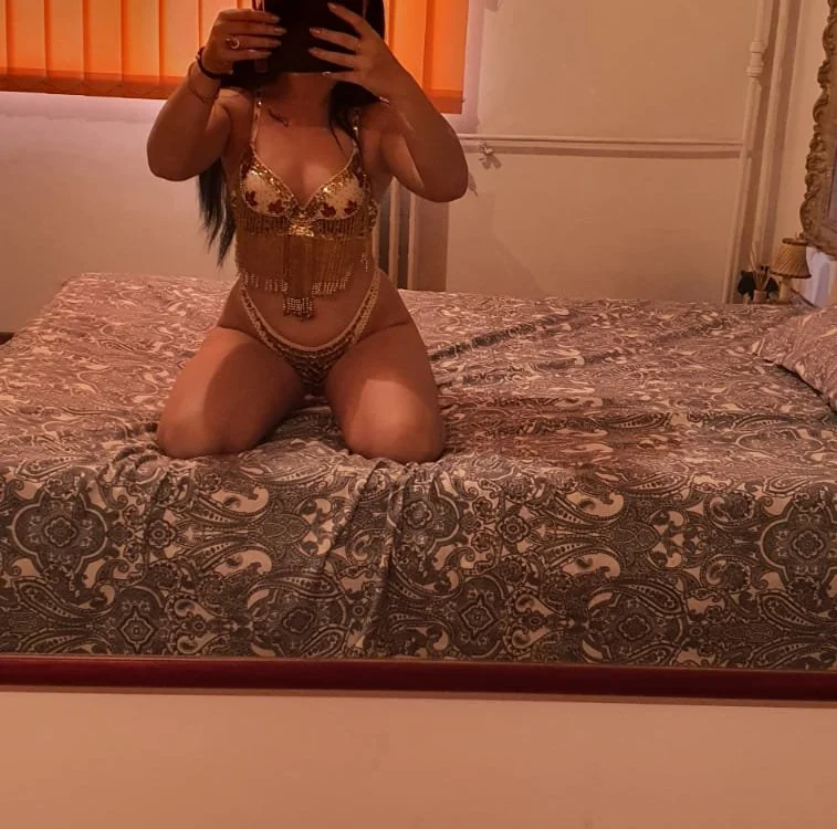 karima20's Offline XXX Chat