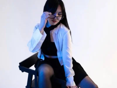 Woollfyy - Girl 