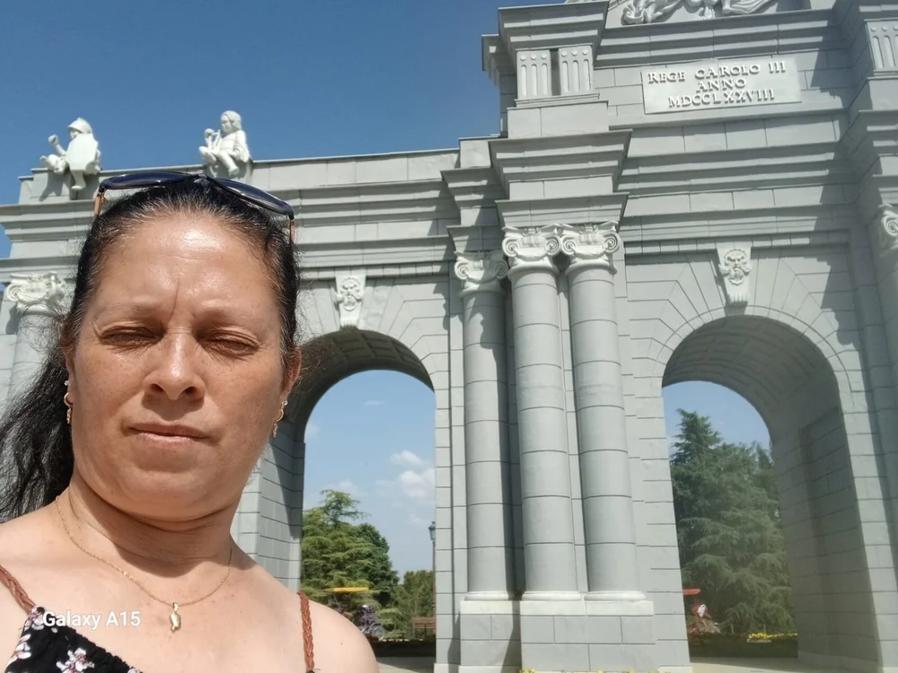 Penelope_LatinMilf offline chatrum