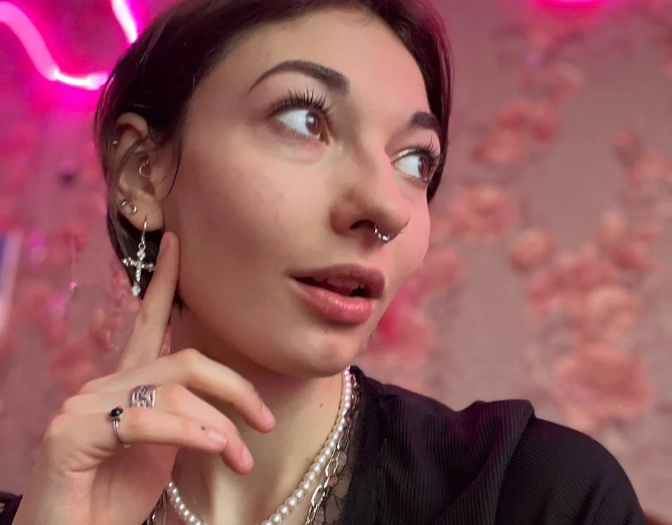 FlaviaCatalano Offline XXX-Chat