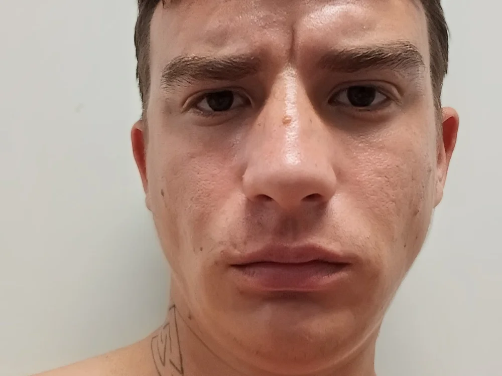 Danylo18cm's Offline XXX Chat