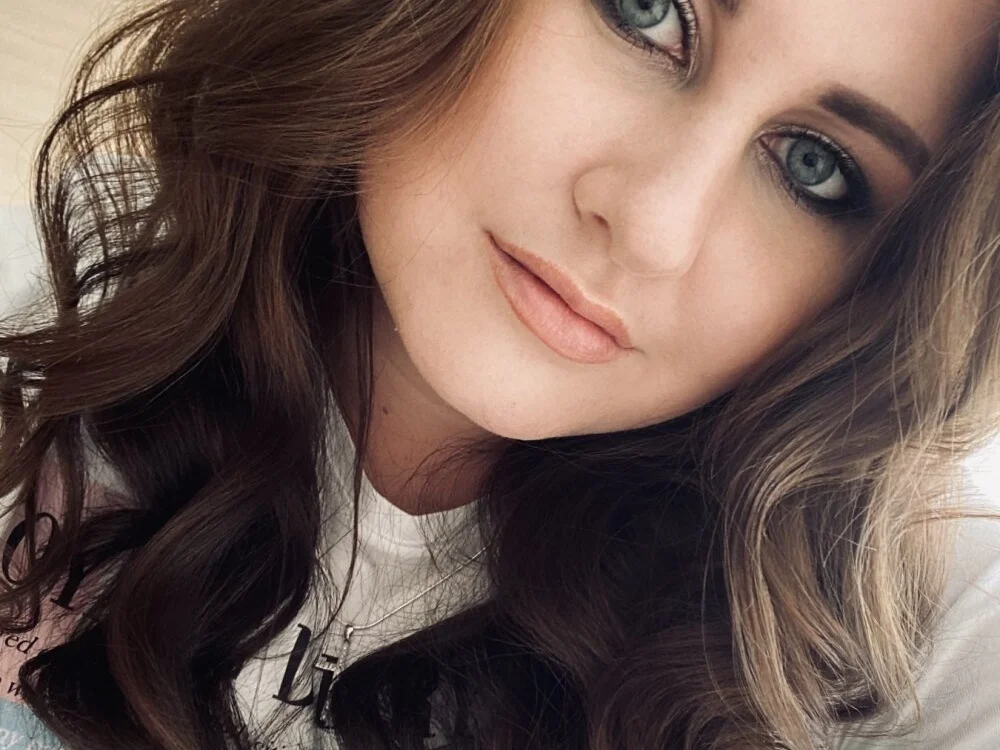 Amazing_Alinan Offline XXX chat