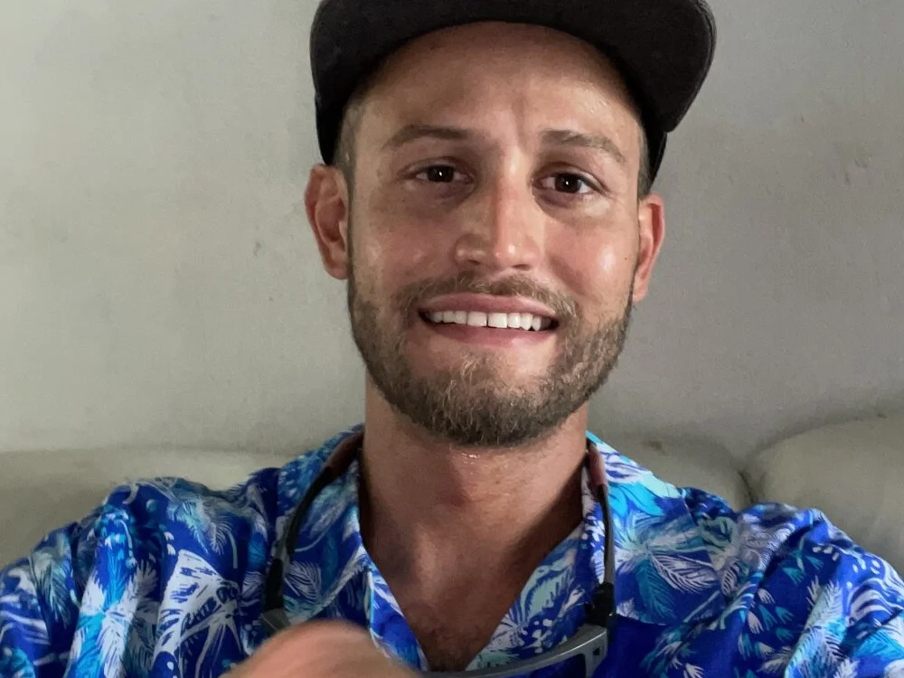 Tonymontana10s Offline XXX-chat