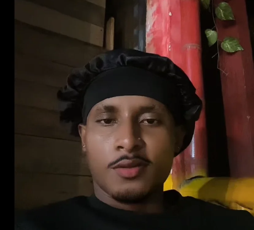 Collme22's Offline Chat Room