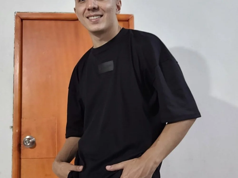 axeldaviid Adlı Modelin Çevrimdışı XXX Sohbeti