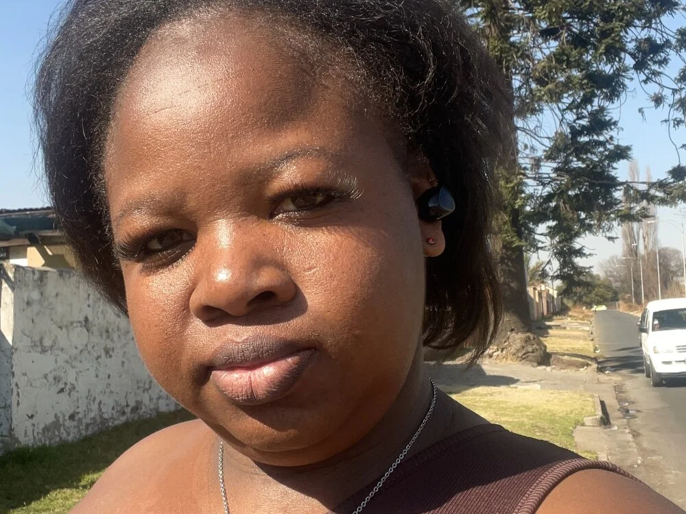 BustyImmi Adlı Modelin Çevrimdışı XXX Sohbeti