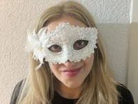 BlondeGirl1905's Offline Chat Room