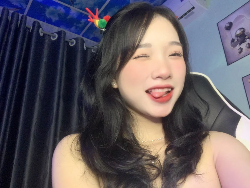 Mei_Mei98 offline chatrum