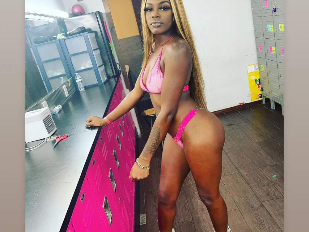 _GuttaBarbie's Offline Chat Room