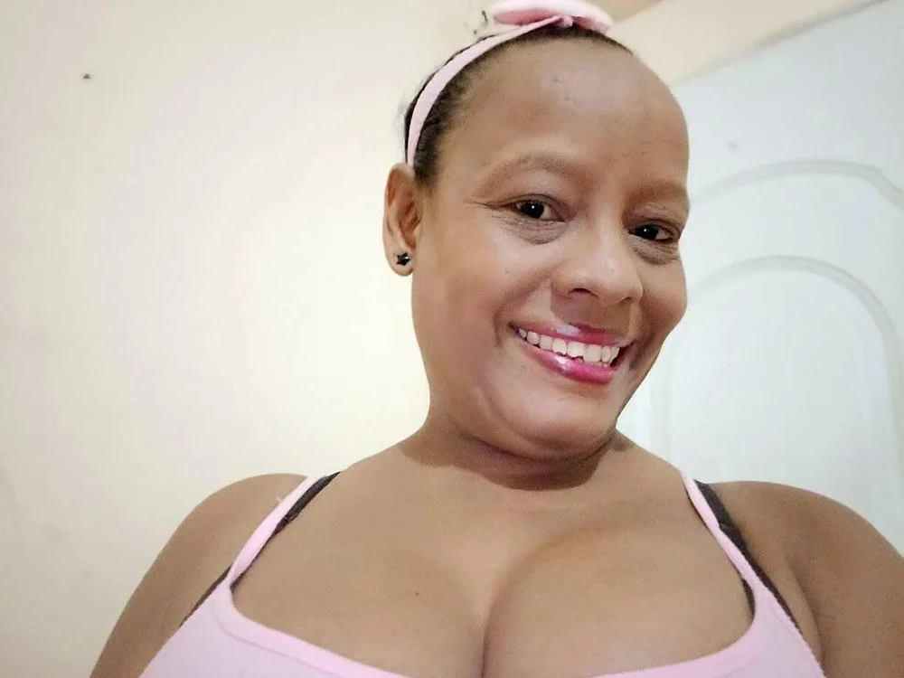 Viviandelatorree Adlı Modelin Çevrimdışı XXX Sohbeti
