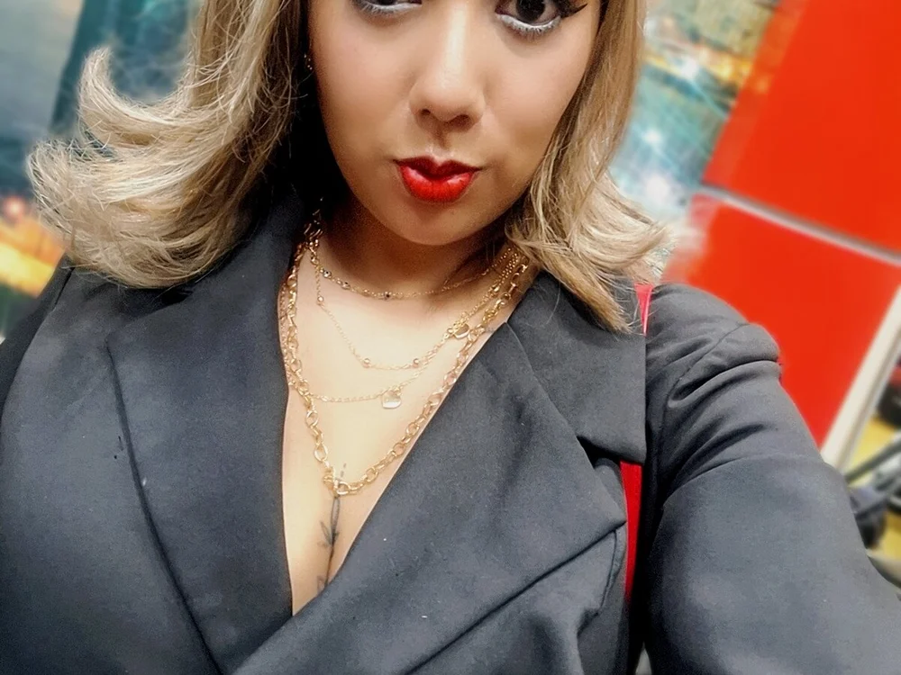 Venus_debi's Offline Chat Room