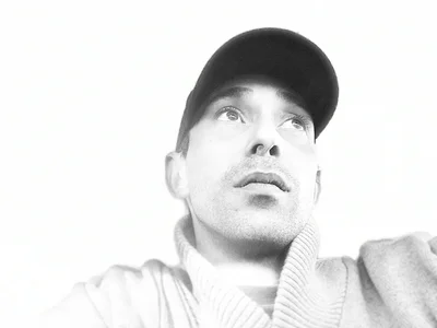 RunawayGraffiti9 Live Cam