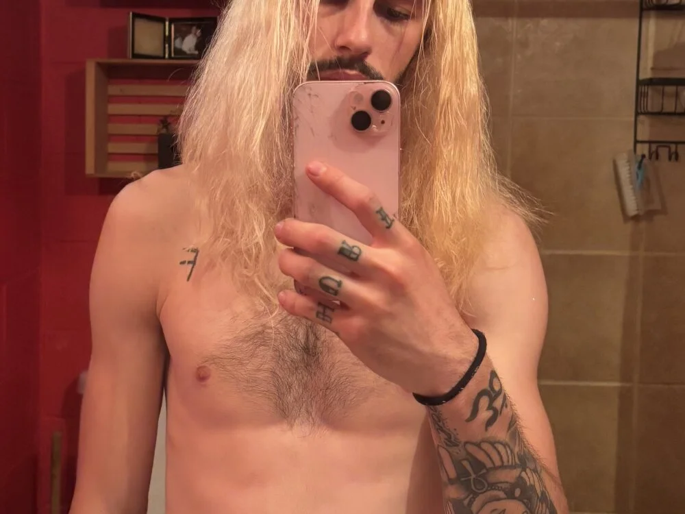 YoungPap97's Offline XXX Chat