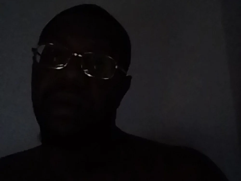 smoothbrownbbc's Offline Chat Room