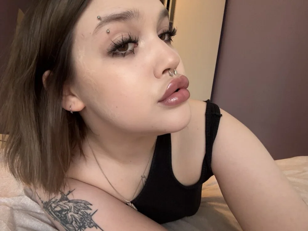 دردشة KiraRid الجنسية دون اتصال