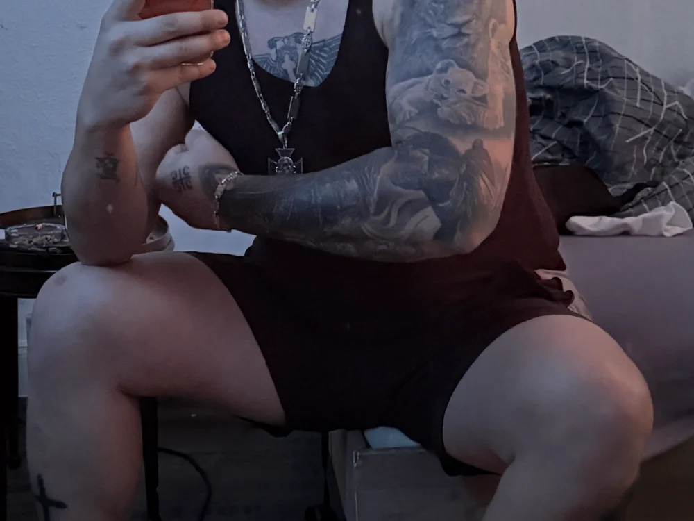 jony97srb's Offline Chat Room