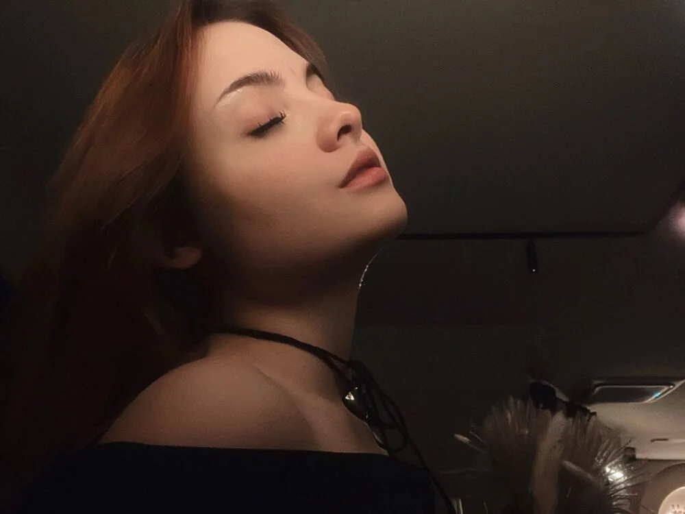 Daniela_Saules 離線 XXX 聊天