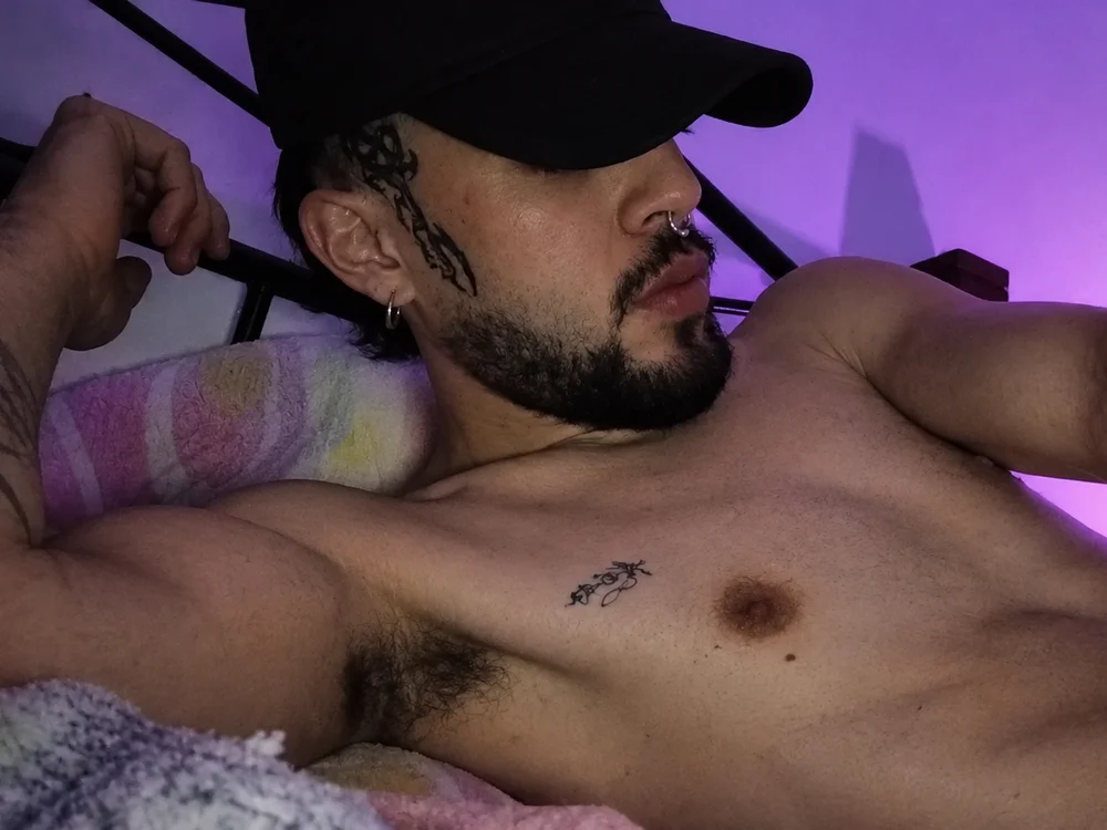 ravenblood_camboy