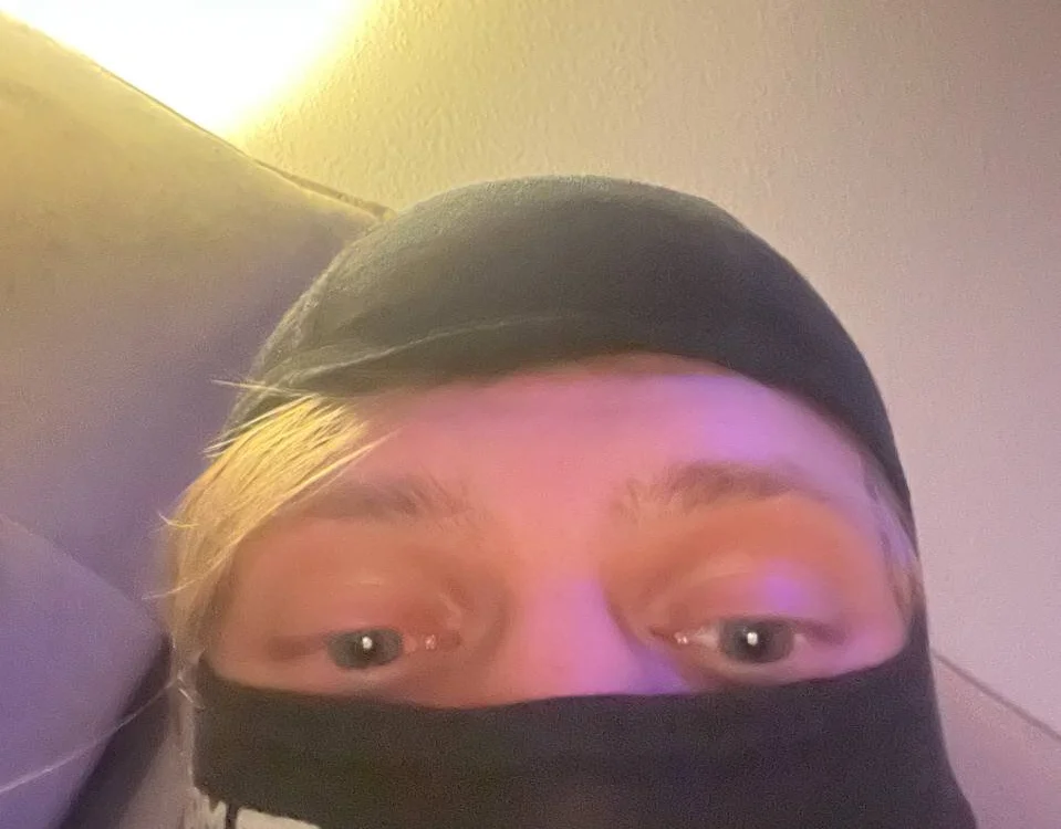 worldyb's Offline Chat Room