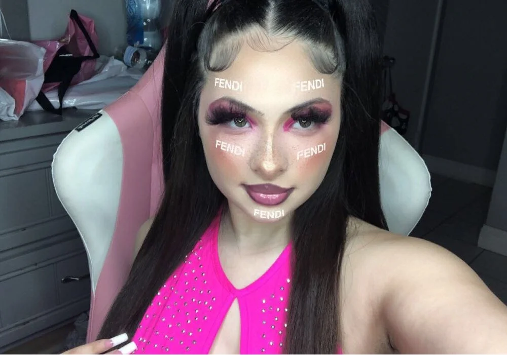 KENISHAFINEASF's Offline Chat Room