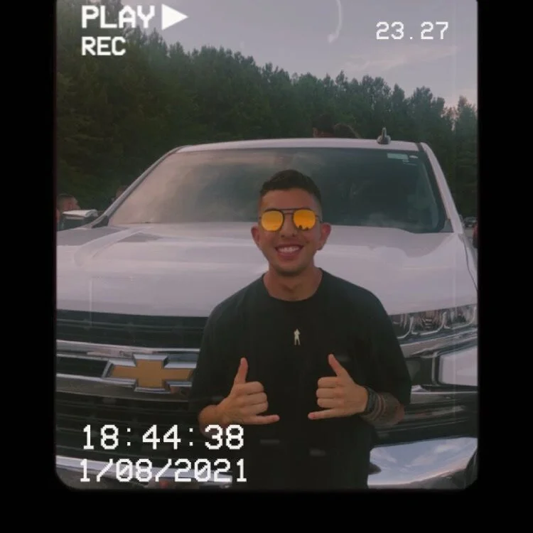 Horny_Simmon Offline XXX Chat