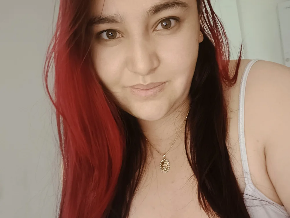 Leyla565's Offline Chat Room