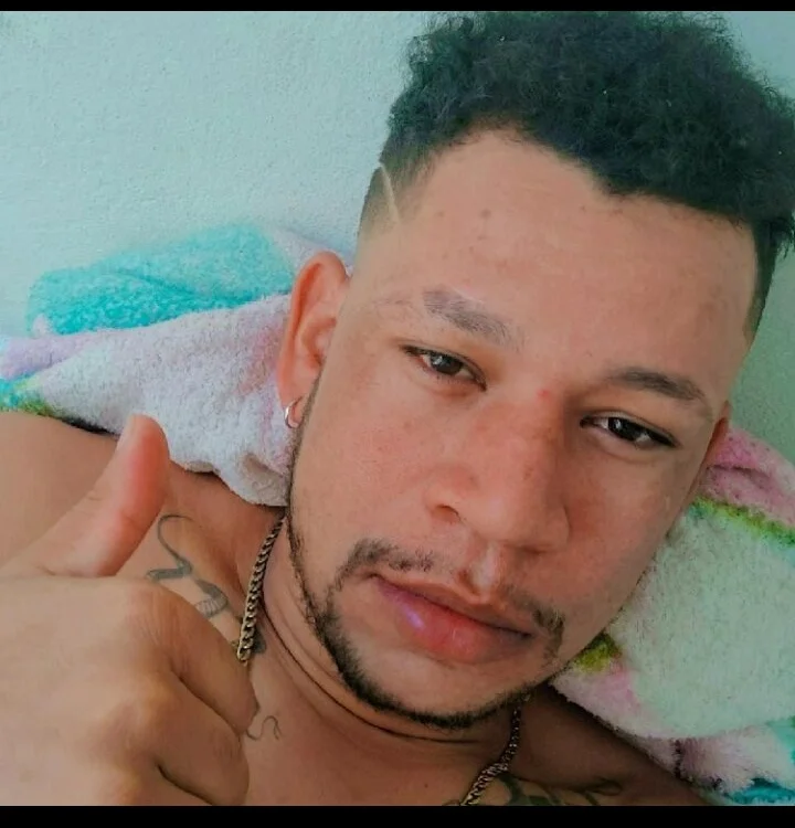 rrRodrigueess' Offline Chat Room