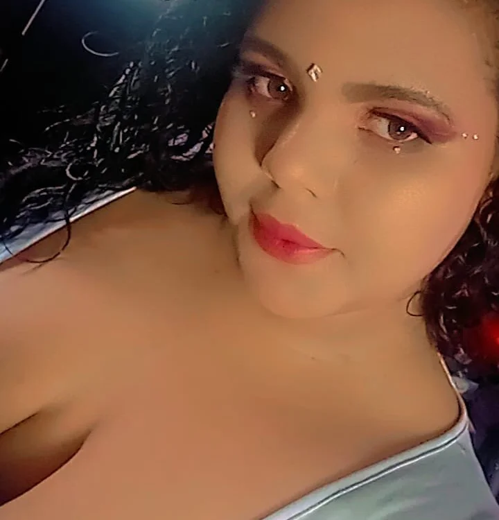 katy_bbw's Offline Chat Room