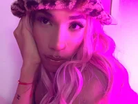 _Larabbitxx live cam profile - MySuperHot