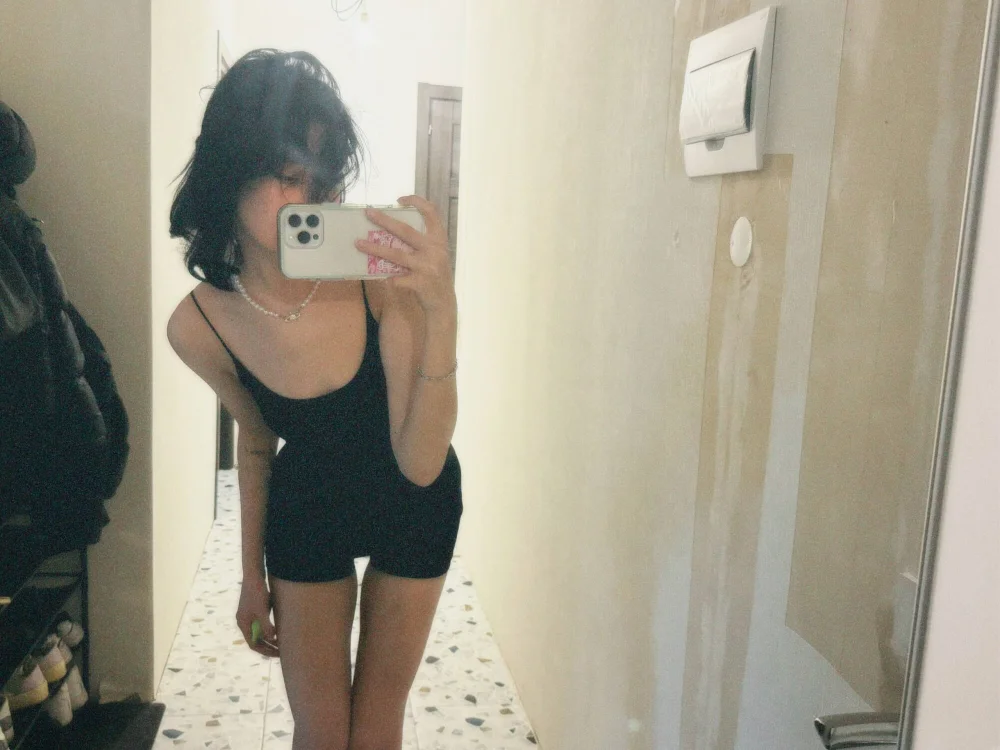 YellyRoberta Offline XXX-chat