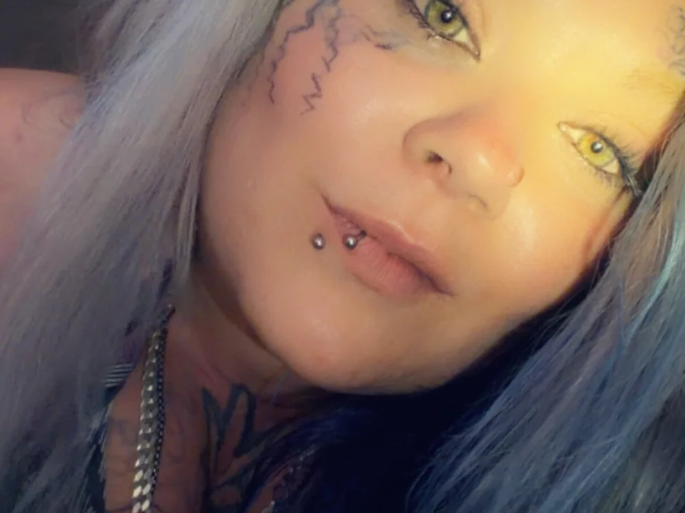 tattedupboss offline chatrum