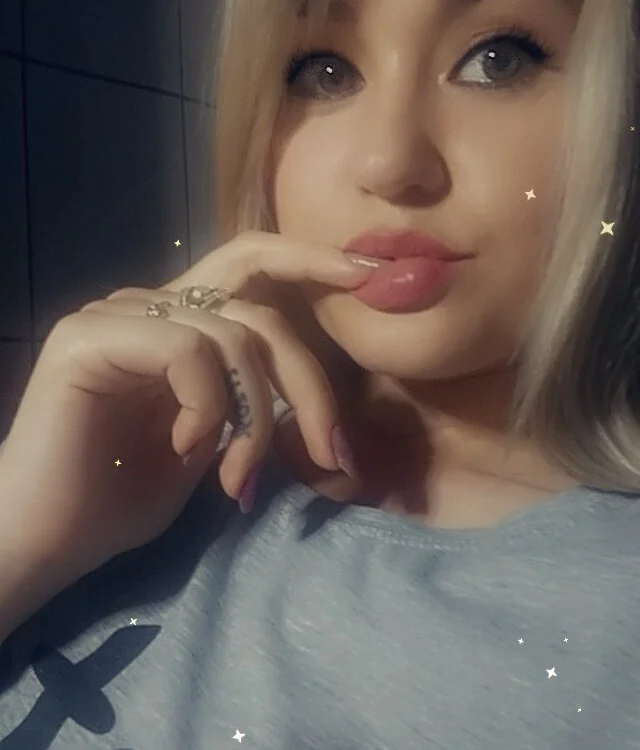 AnneLayevska's Offline Chat Room