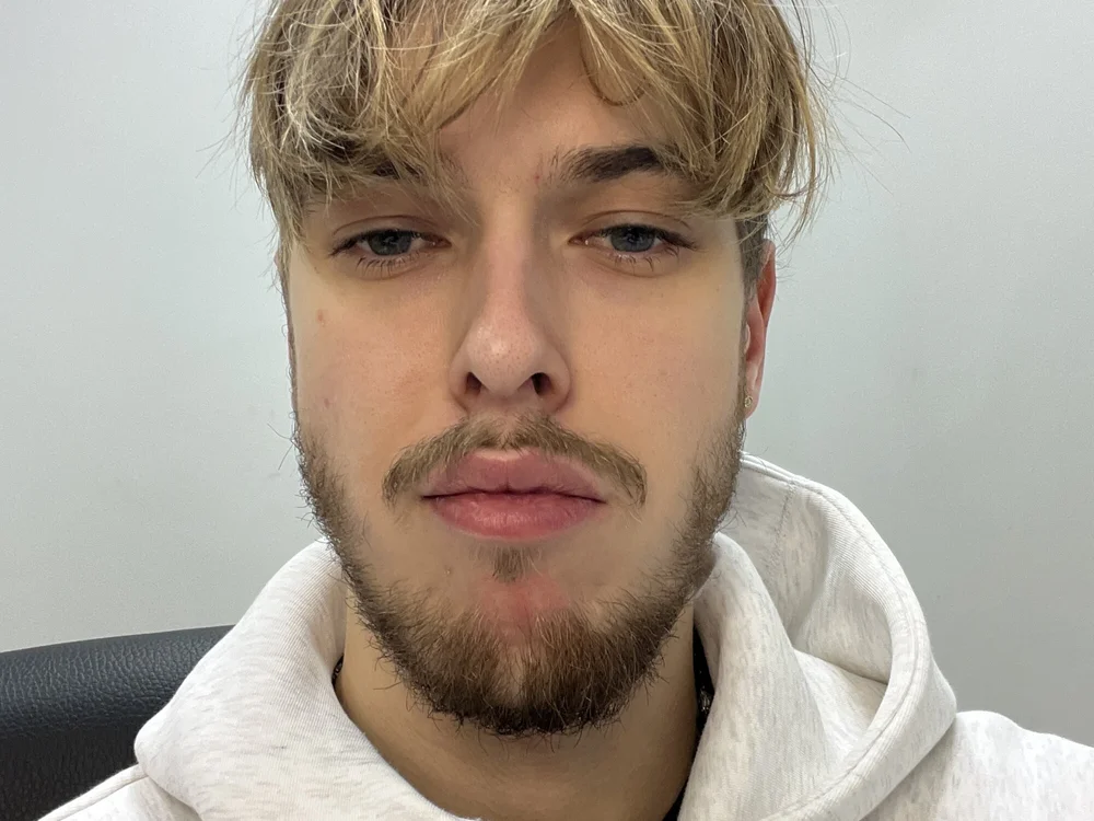 Charles_Sins offline chatrum