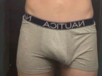 DLcollegeroomatesneedcashn Offline XXX chat