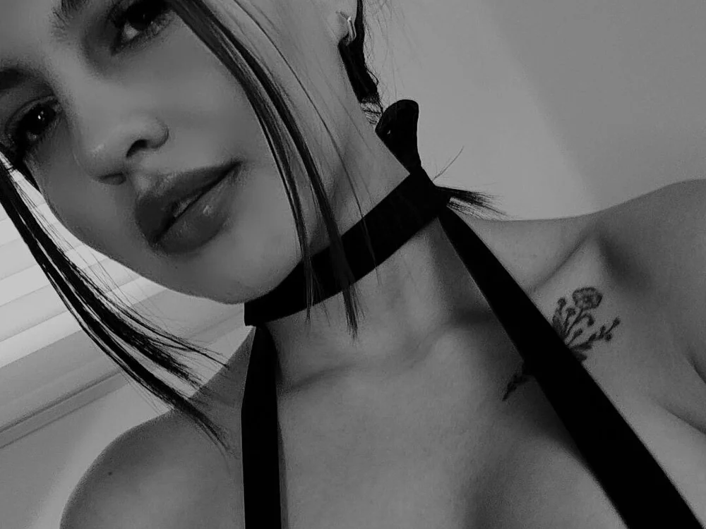 Lisaa__rosee offline chatrum