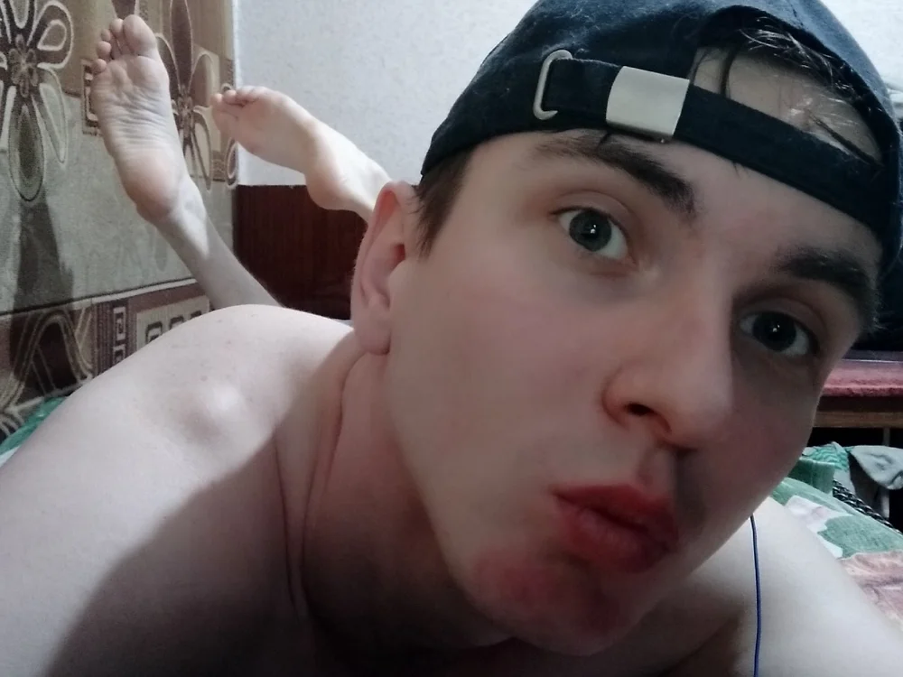 RomaLive27's Offline Chat Room