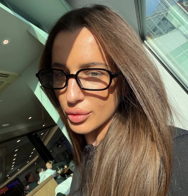 KateBliss' Offline Chat Room