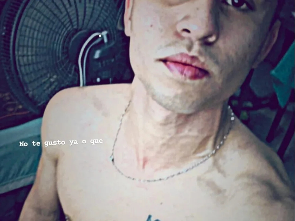 RSantilMorgt Chat XXX offline