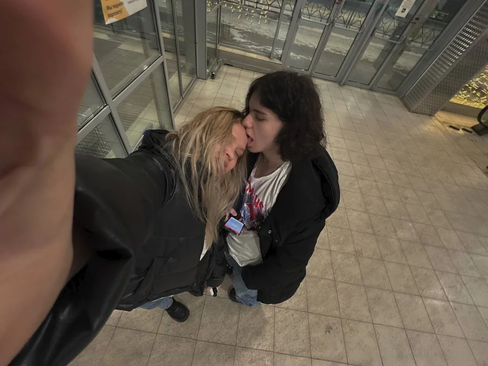 FamSexx's Offline XXX Chat
