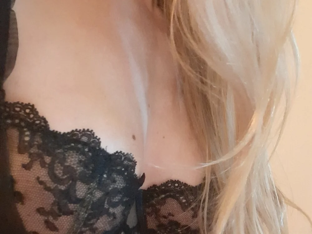 Clelia33のオフラインXXXチャット