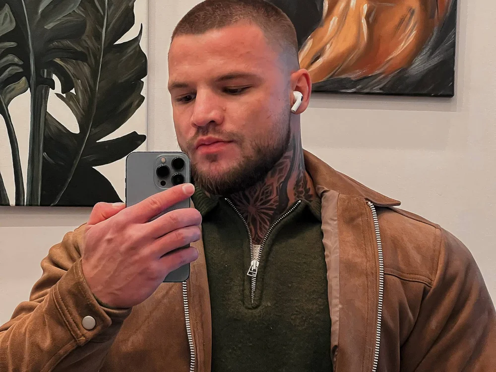 OliverSportn Offline XXX chat