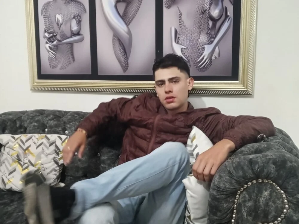 Damnian_xx offline XXX-chat