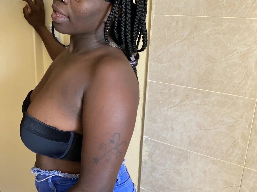 Cut_blackebony's Offline XXX Chat