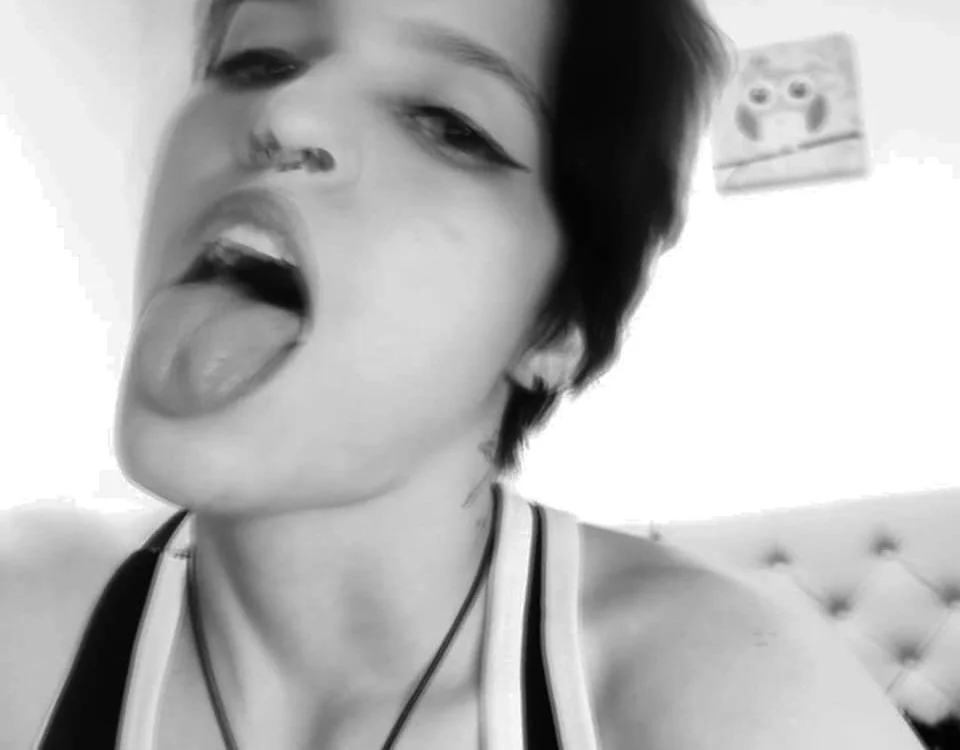 arihanahot's Offline XXX Chat