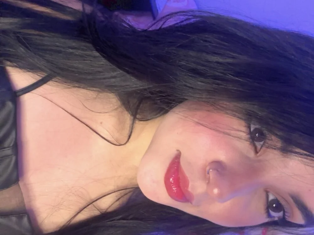 Bellakisss' Offline XXX Chat