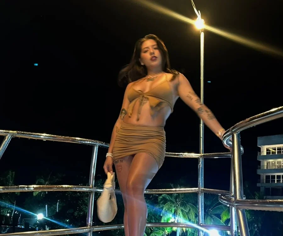 Chat +18 off-line de LiahKiss_