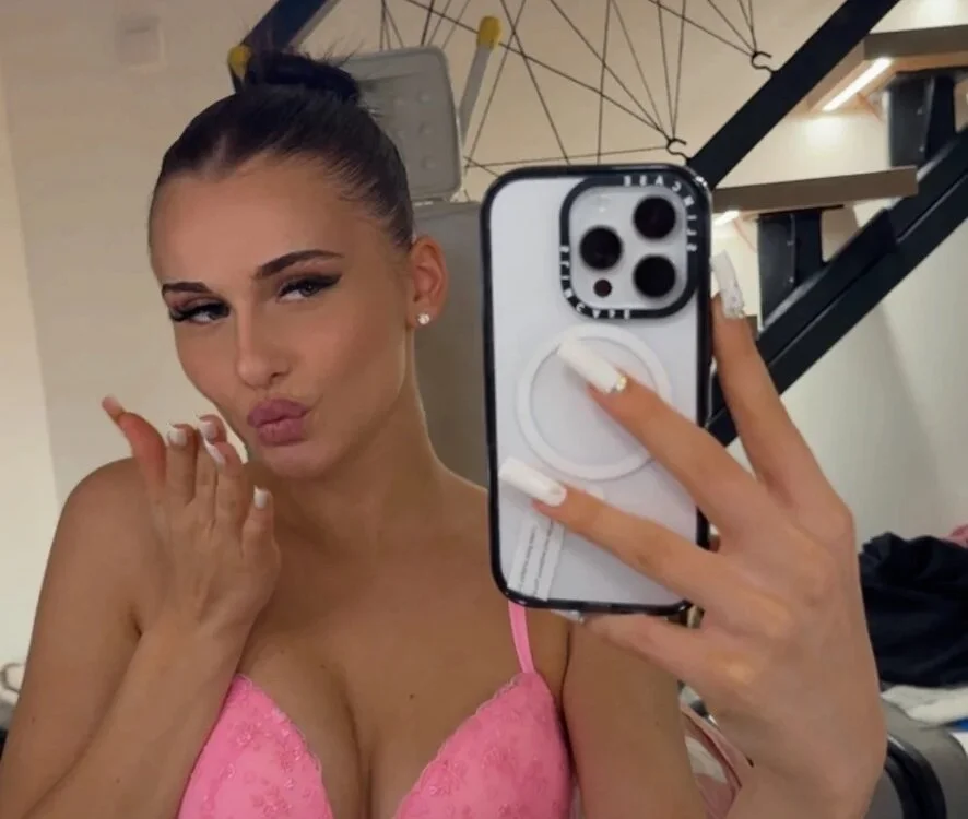 chaoticccx Offline XXX-Chat