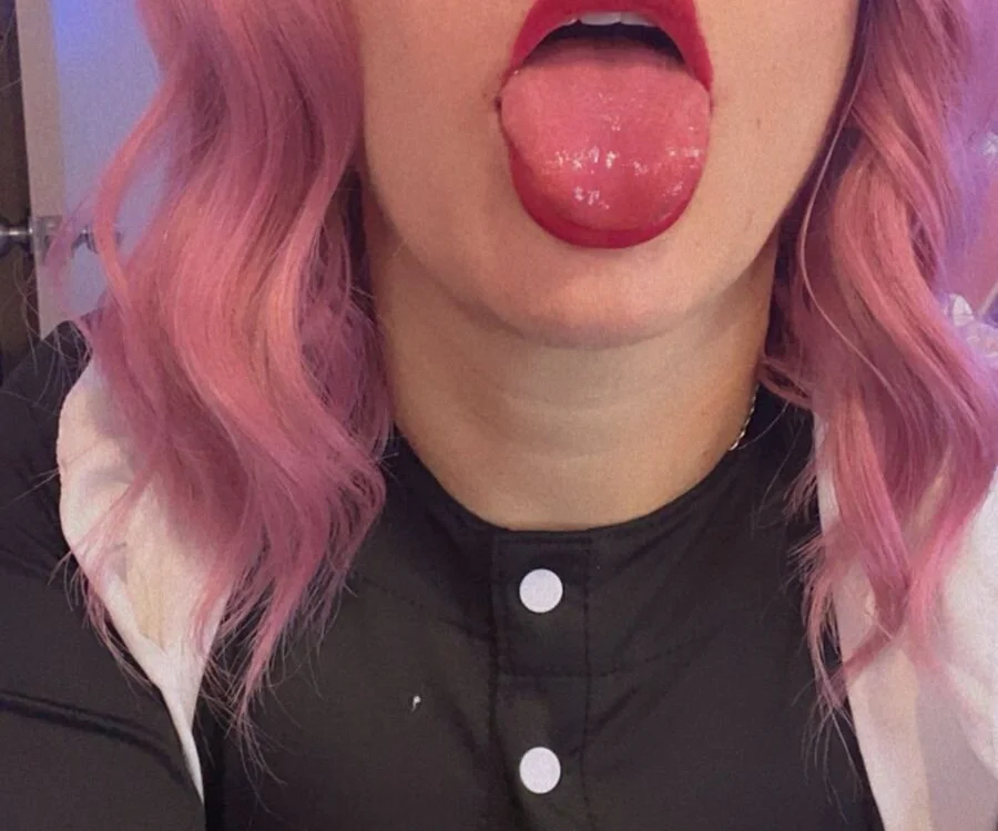 Luna_Paris_ Offline XXX-Chat